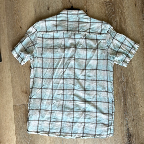 Patagonia button up shirt - Picture 2 of 3